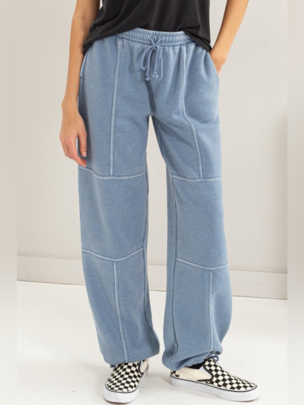 HYFVE Stitched Design Drawstring Sweatpants